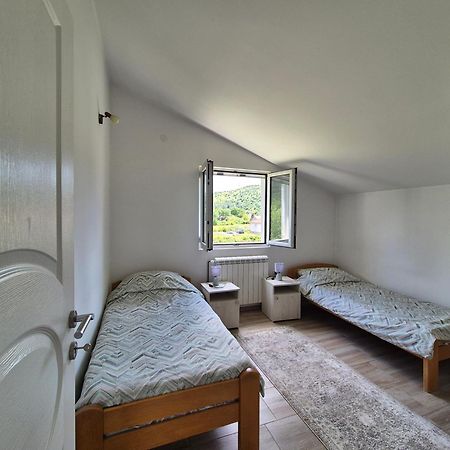 Ferienwohnung Cozy, Fully Equipped, Free Parking&Wifi, Quiet, 2Bd Podgorica Exterior foto
