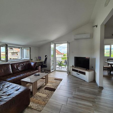 Ferienwohnung Cozy, Fully Equipped, Free Parking&Wifi, Quiet, 2Bd Podgorica Exterior foto