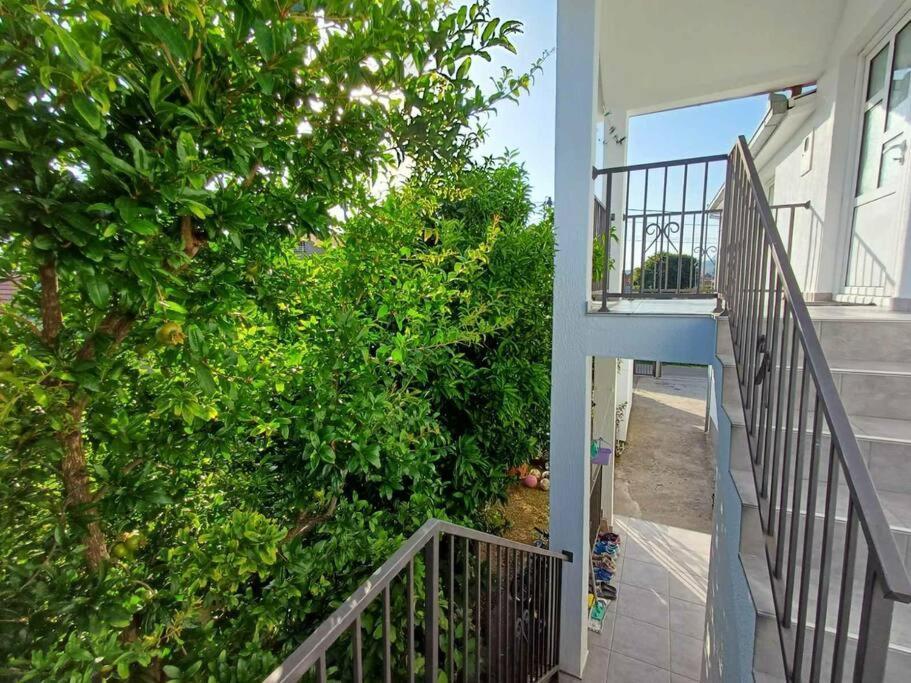 Ferienwohnung Cozy, Fully Equipped, Free Parking&Wifi, Quiet, 2Bd Podgorica Exterior foto
