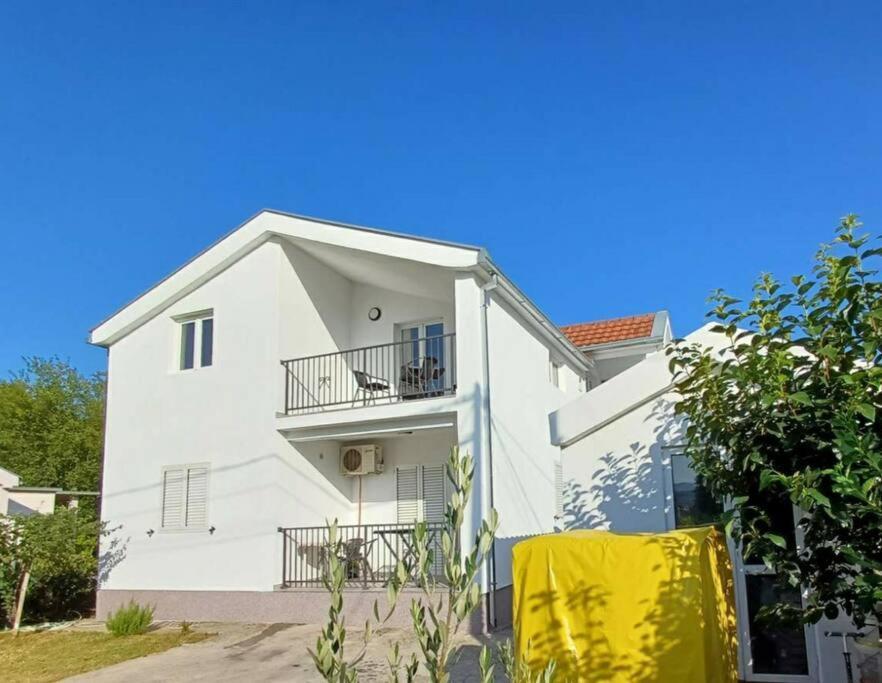 Ferienwohnung Cozy, Fully Equipped, Free Parking&Wifi, Quiet, 2Bd Podgorica Exterior foto