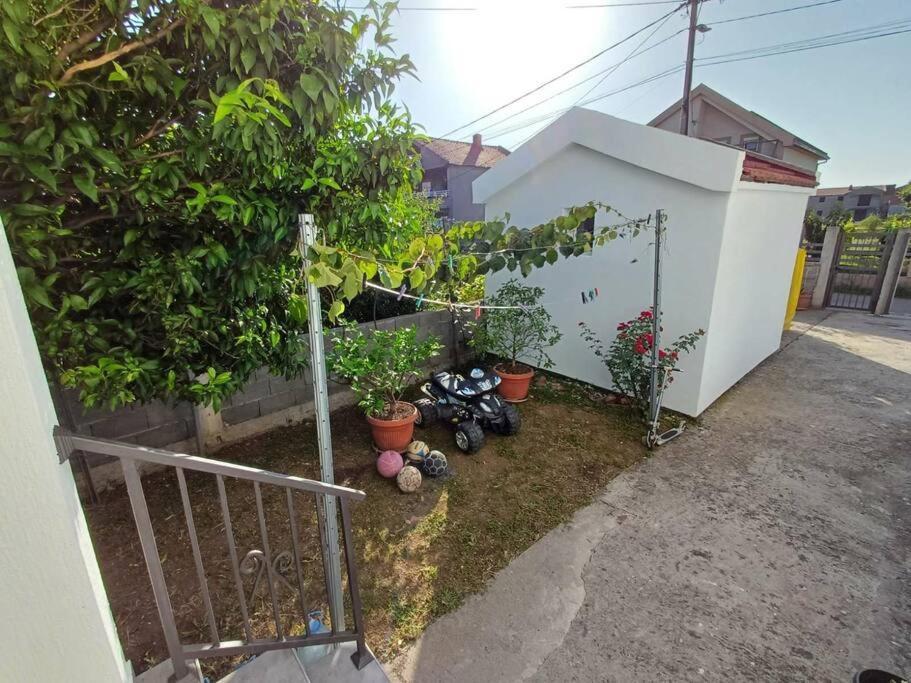 Ferienwohnung Cozy, Fully Equipped, Free Parking&Wifi, Quiet, 2Bd Podgorica Exterior foto