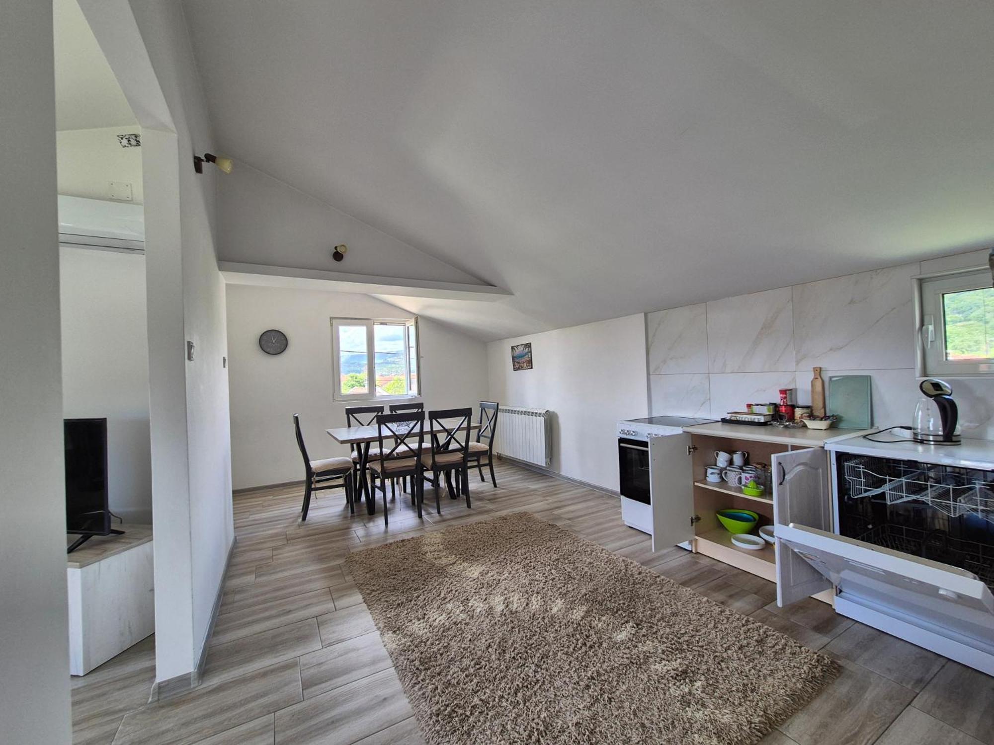 Ferienwohnung Cozy, Fully Equipped, Free Parking&Wifi, Quiet, 2Bd Podgorica Exterior foto